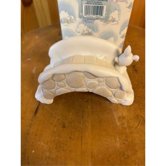 Precious Moments Figurine Sugar Town Cobblestone Bridge (8428) - Picture 3 of 7